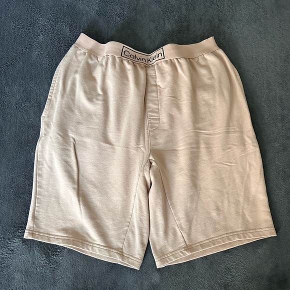 Men’s Calvin Klein shorts - Picture 2 of 3